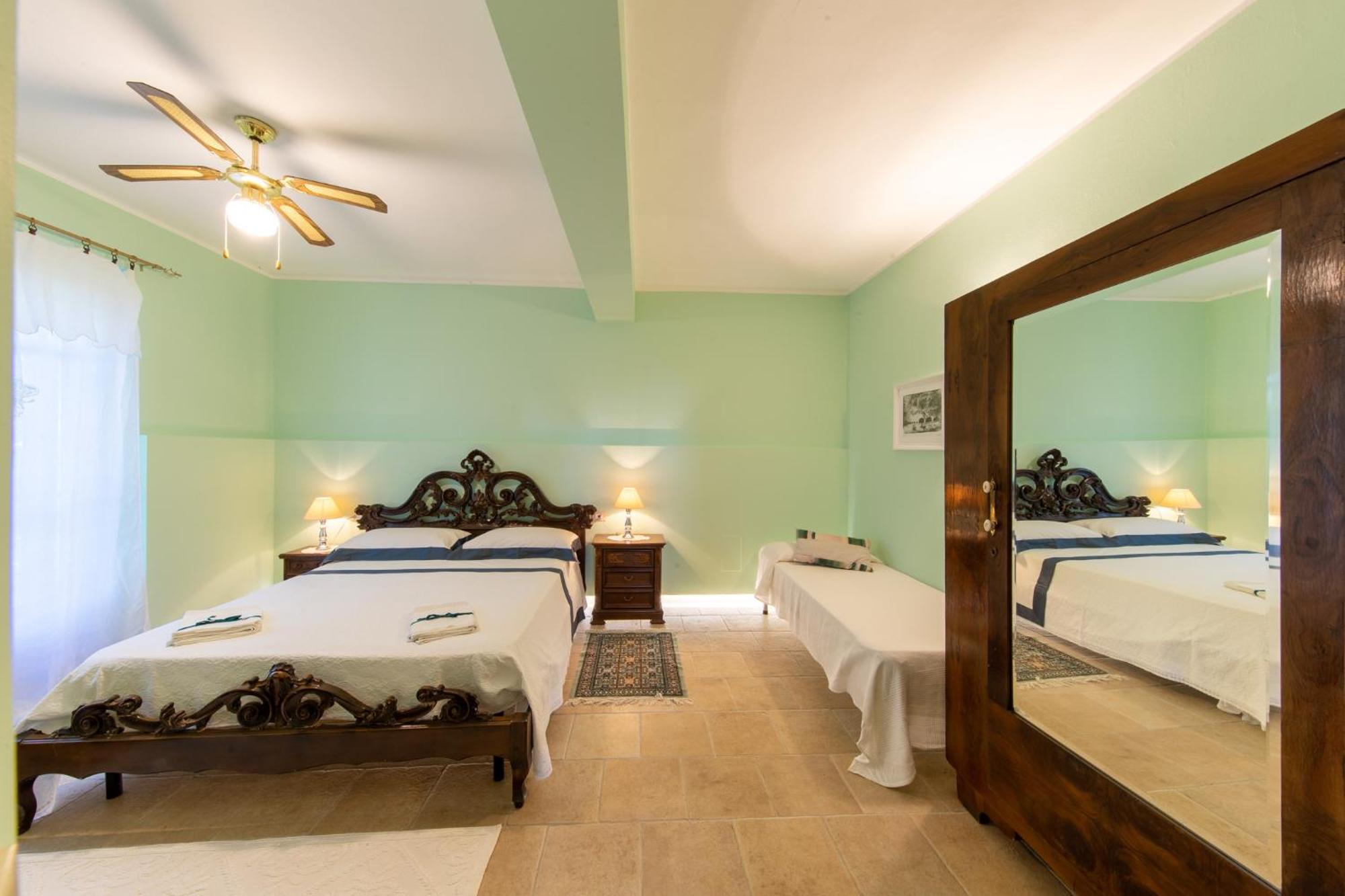 Agriturismo Isola Dei Calanchi - Guest House Atri Exterior photo